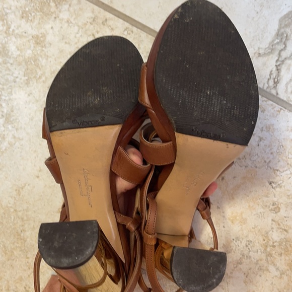 Salvator Ferragamo tan heels size 8 - Picture 4 of 6